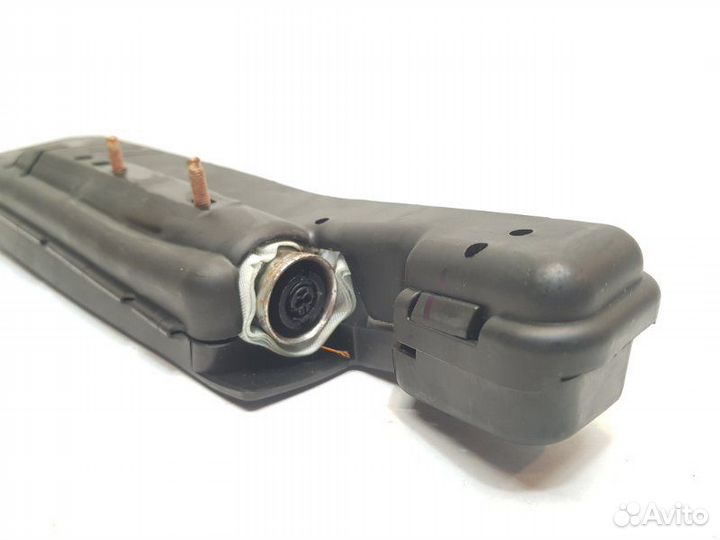 Подушка безопасности в сиденье передняя правая