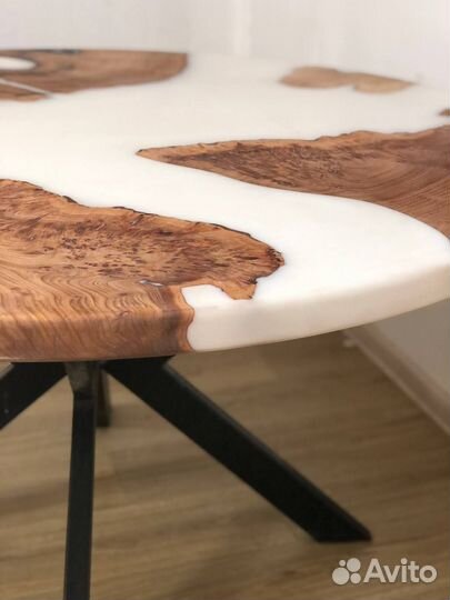 Круглый стол из эпоксидной смолы 1.2м