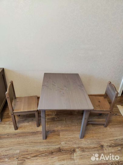 Детский стол и 2 стула IKEA Сундвик