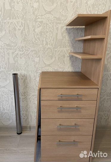 Маникюрный стол складной