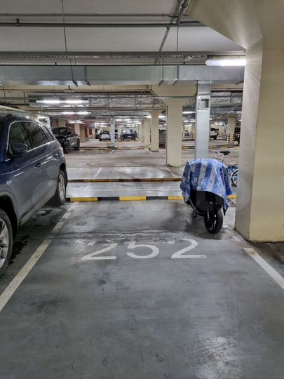 Машиноместо, 12 м²