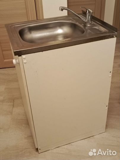 Кухонная мойка с тумбой