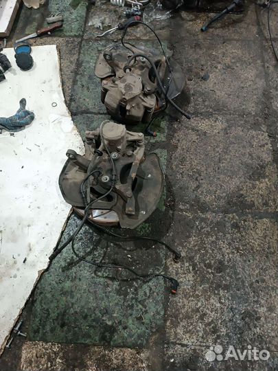 Кулак передний Mercedes W204