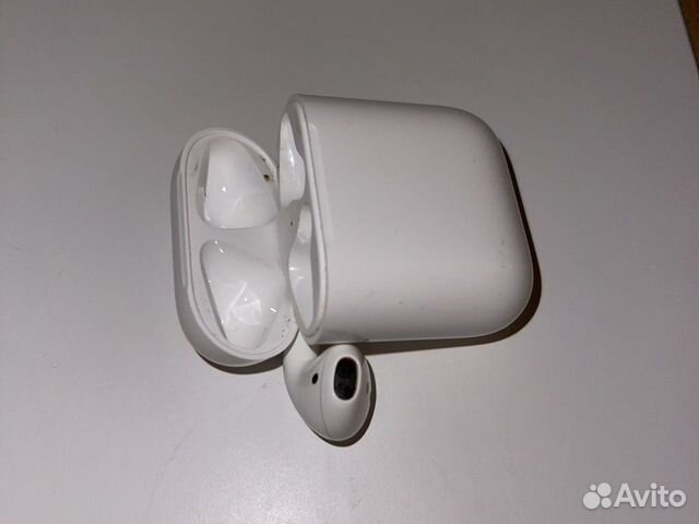 Наушники airpods оригинал (только левый) + кейс