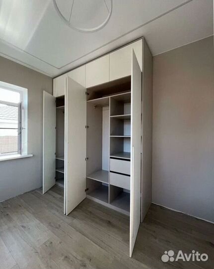 Красивый шкаф