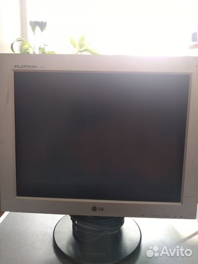 Монитор LG flatron L1530s