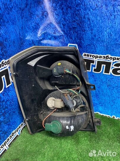 Фонарь правый Dodge Caliber PM EBA 2006