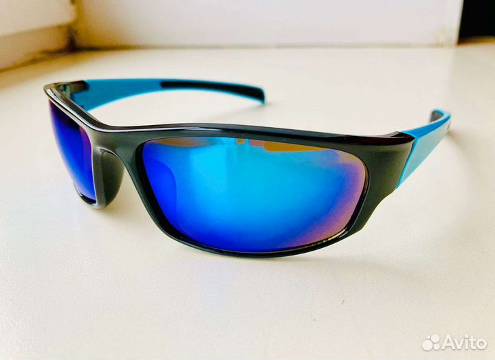 Спортивные солнцезащитные очки черно-синие