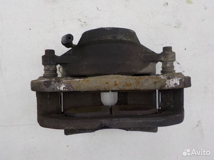 Суппорт передний левый Hyundai Genesis