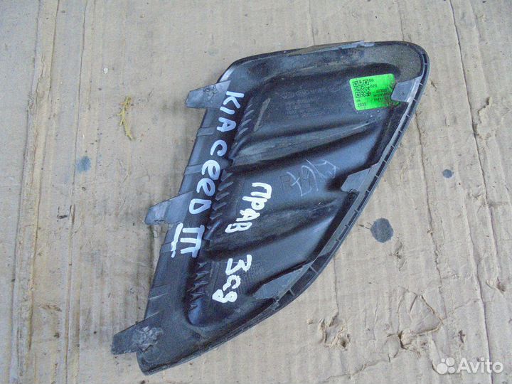 Накладка заднего бампера правая KIA Ceed 3 2018-нв