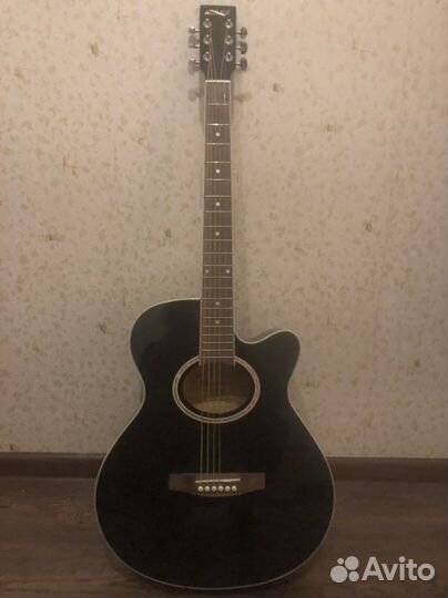Акустическая гитара