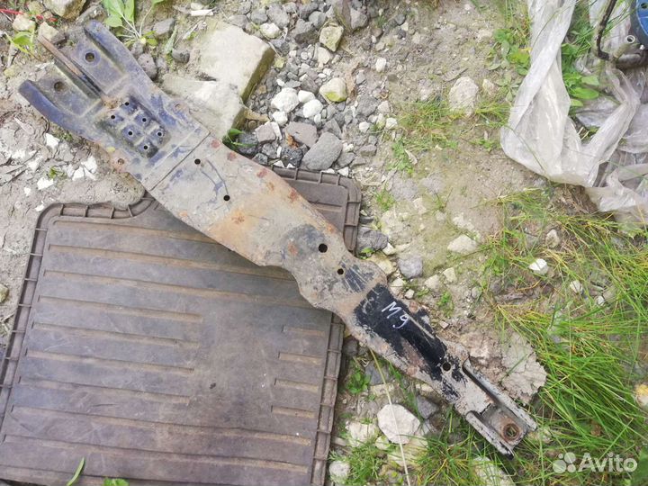 Подрамник передний Митсубиси Лансер 9