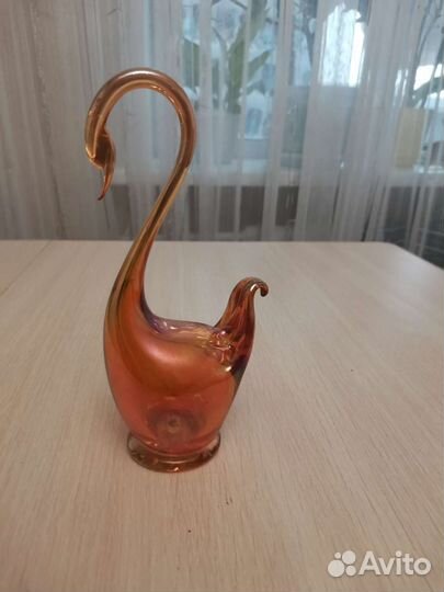 Статуэтка лебедь