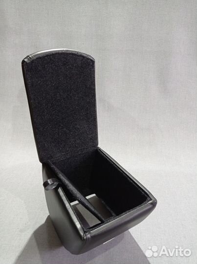 Подлокотник Volkswagen Tiguan 2007 - 2016 NF