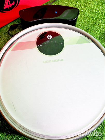 Робот-пылесос Redmond (щ 36160)