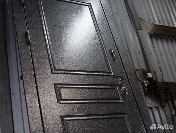 Дверь входная металлическая