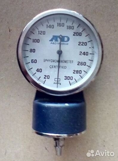 Манометр медицинского тонометра