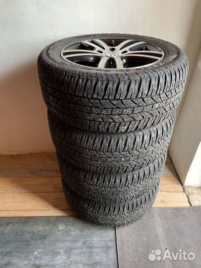 R18 Yokohama GEOLANDAR G015 255/55, PCD 5x130 DIA 71.6