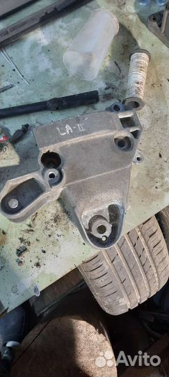 Кронштейн двигателя renault 8200310861