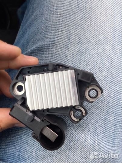 Регулятор напряжения utmrv1970B