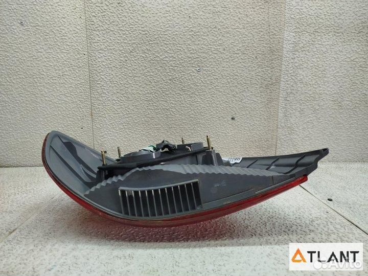 Стоп-сигнал задний правый toyota prius