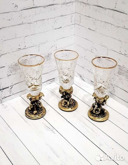 Хрустальные рюмки с литьём