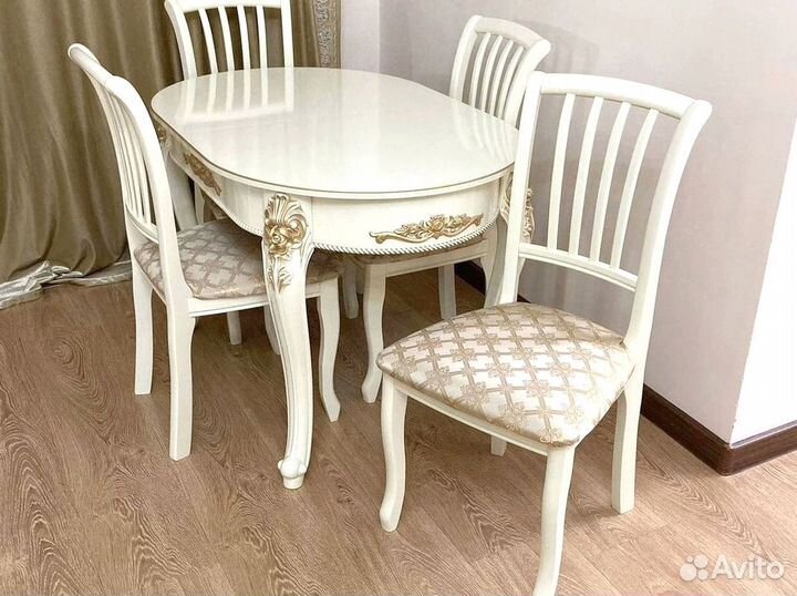 Столы и стулья