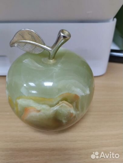 Яблоко камень оникс