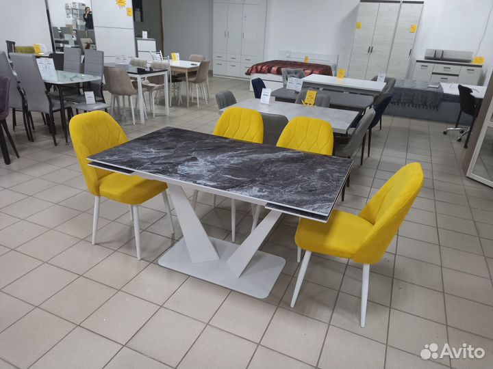 Стол обеденный раздвижной стеклянный Виктория