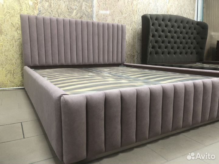 Кровать двуспальная с коробом для белья