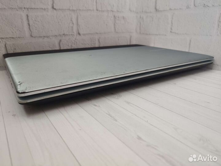 Ноутбук Samsung Core i3/GT 520m/4 Гб