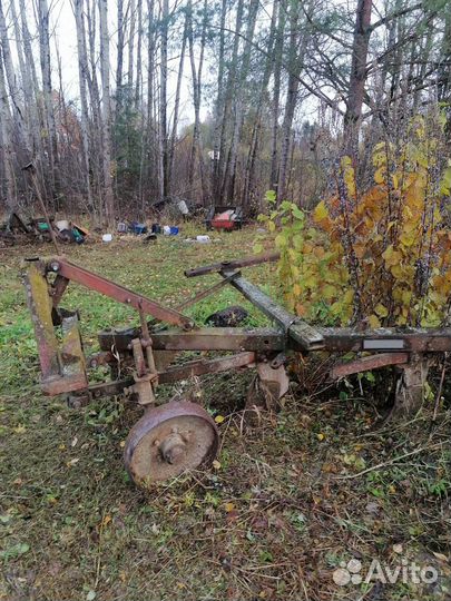 Плуг трех корпусной