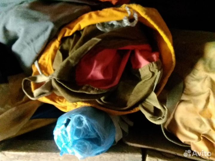 Большая туристическая палатка