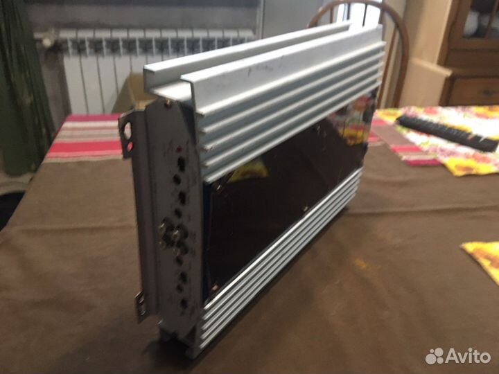 Аудио усилитель автомобильный