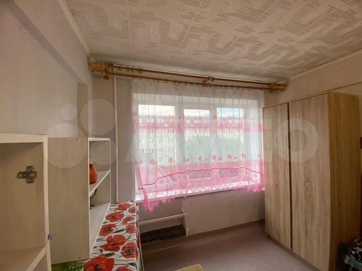 Комната 14 м² в 4-к., 4/5 эт.