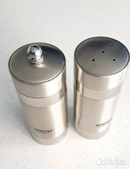 Набор солонка и мельница для перца