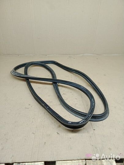 Уплотнительная резинка задняя Mercedes-Benz C200