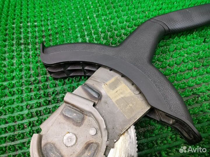 Рычаг стояночного тормоза Hyundai Solaris RB G4FC