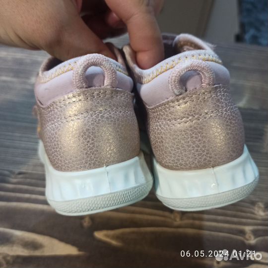 Босоножки на девочку Ecco 23р