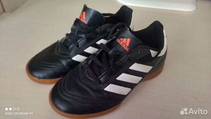 Футбольные детские кеды