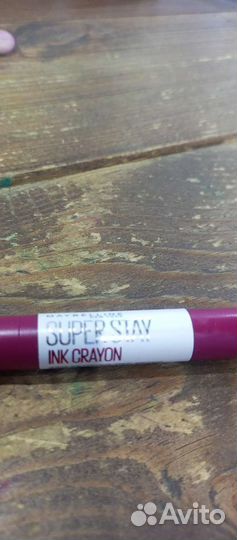 Стойкая помада мейбелин