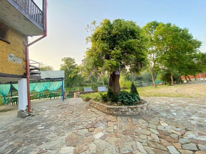 Гостиница, 1240 м²