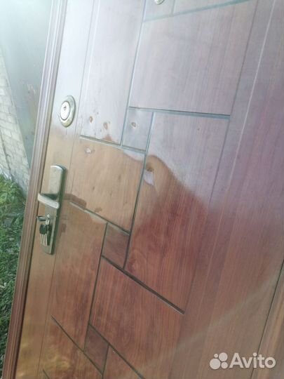 Дверь входная металлическая бу