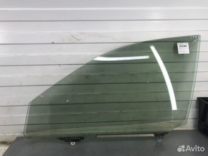 Стекло двери переднее левое Toyota Crown GRS182