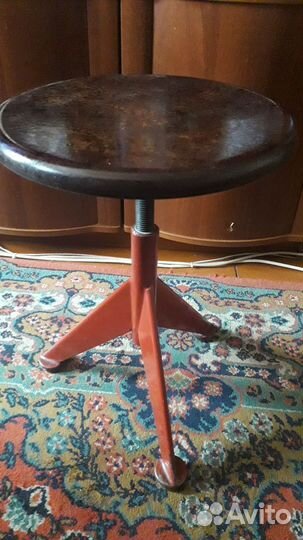 Стул для пианино винтовой