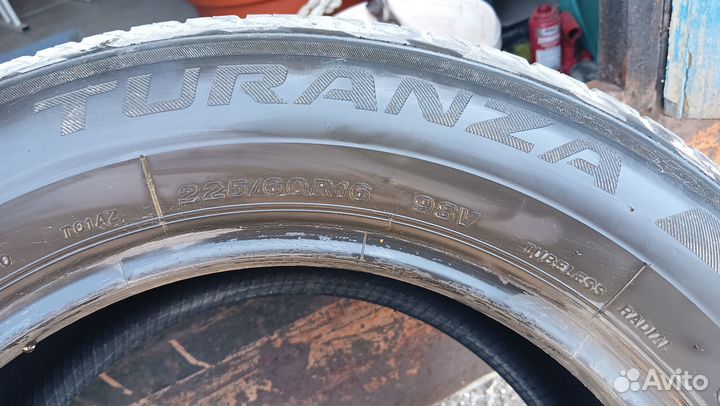 Bridgestone Turanza T001 225/60 R16