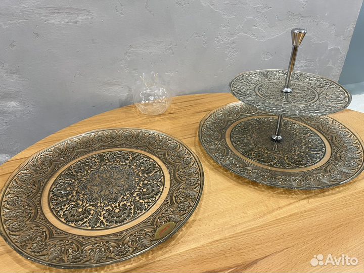 Большое блюдо и фруктовница двухяруснвя