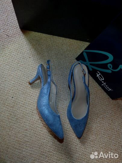 Туфли сине-серебристые новые и бежевые