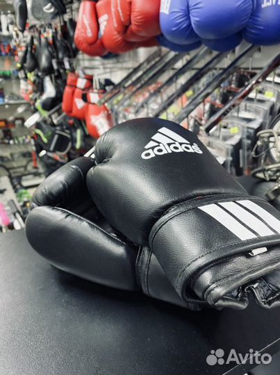 Боксерские перчатки 10,12 oz