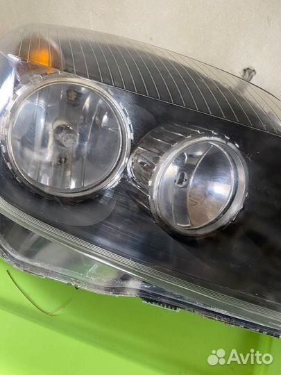 Передне правая фара на Опель астра h